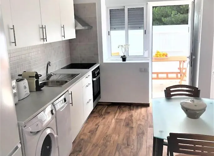 Casa Vitoria - - Albufeira * Olhos de Agua (Albufeira)